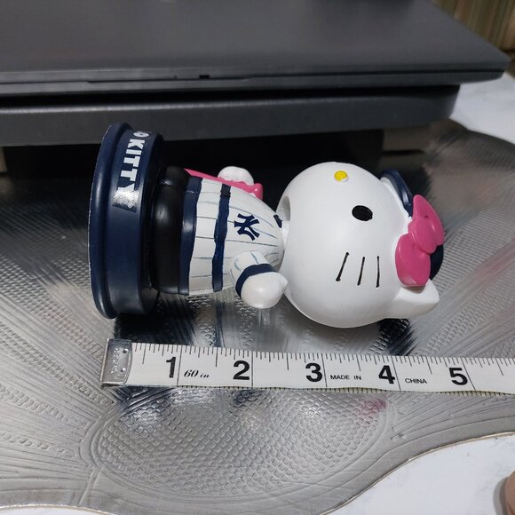 Ny Yankees Hello Kitty Embroidery Designs File Forever Collectibles 2014 Hello Kitty Limited Edition NY Yankees Cutie Pie
